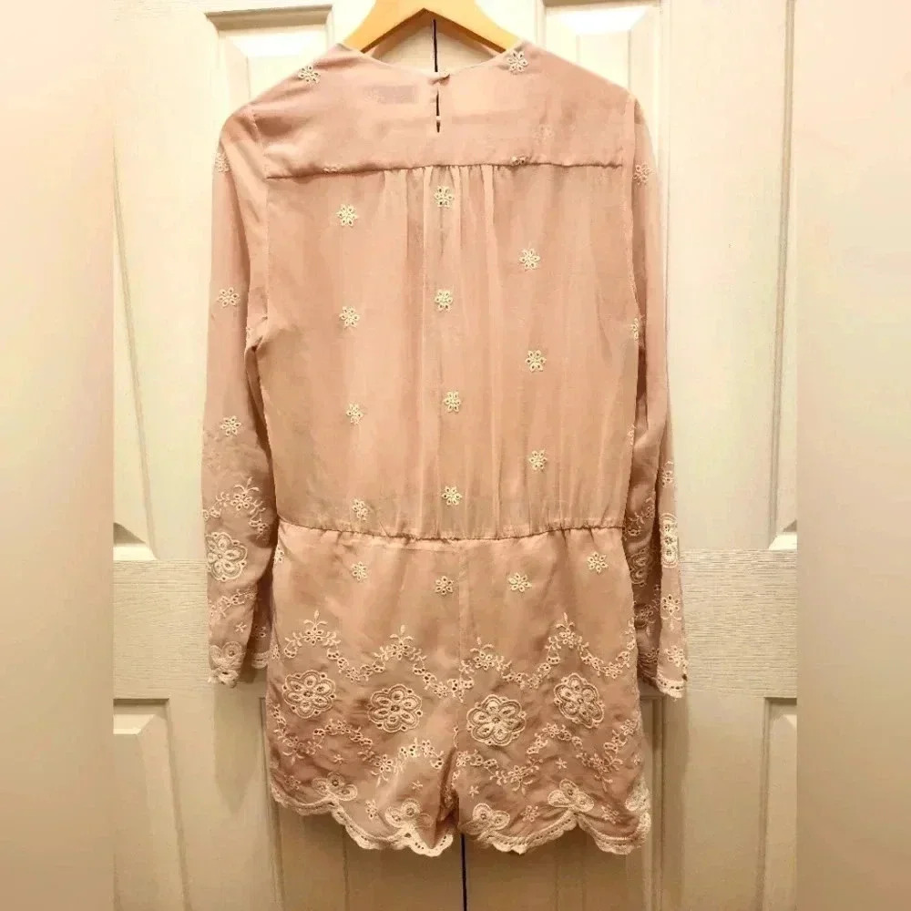 WAYF Embroidered Romper- Size Large- NWOT (worn 2 hours)🌸 - Picture 2 of 9